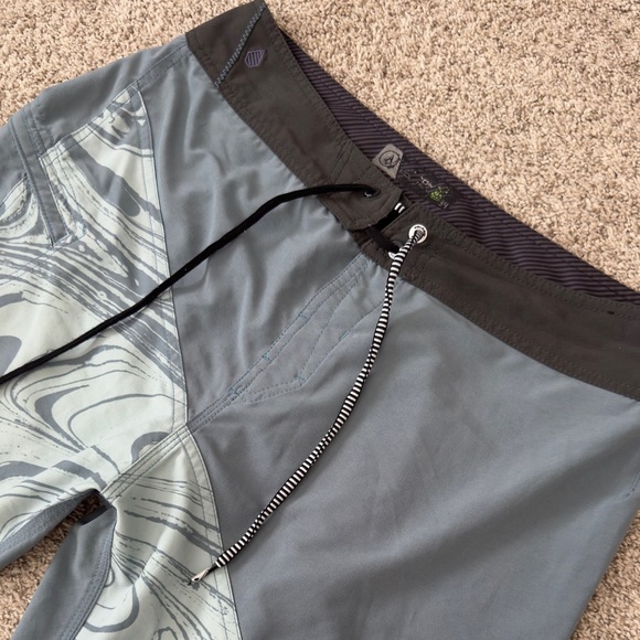 Men’s Volcom True To This Swim Trunks/Board mod tech Shorts size 34 - Picture 3 of 9